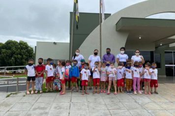 Câmara recebe crianças da creche Mundo Mágico